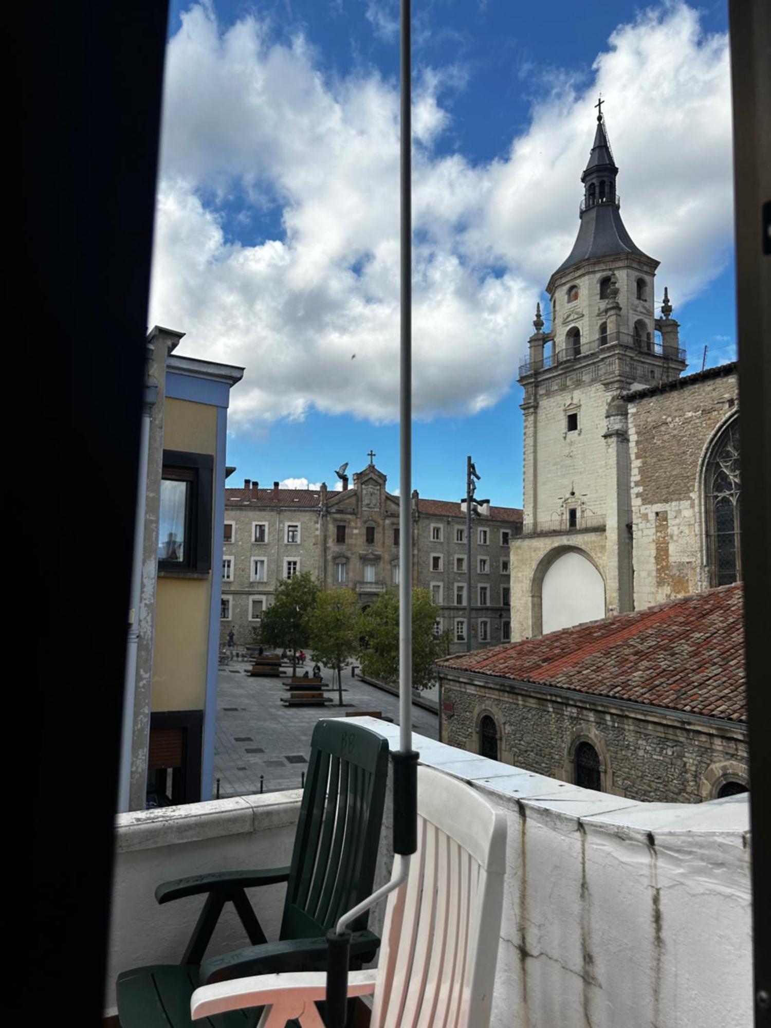 Habitacion Privada En Pleno Centro De Vitoria-Gasteiz Ngoại thất bức ảnh