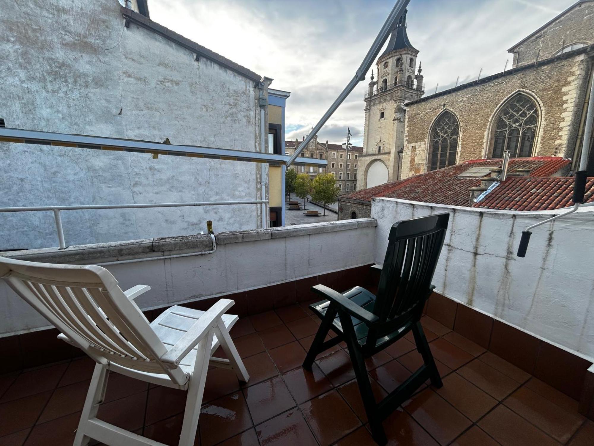 Habitacion Privada En Pleno Centro De Vitoria-Gasteiz Ngoại thất bức ảnh